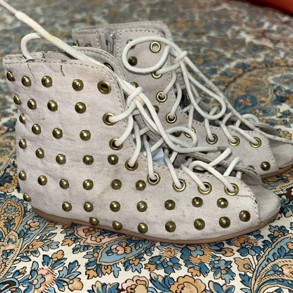 Joyfolie stud gladiator booties toddler sz 8